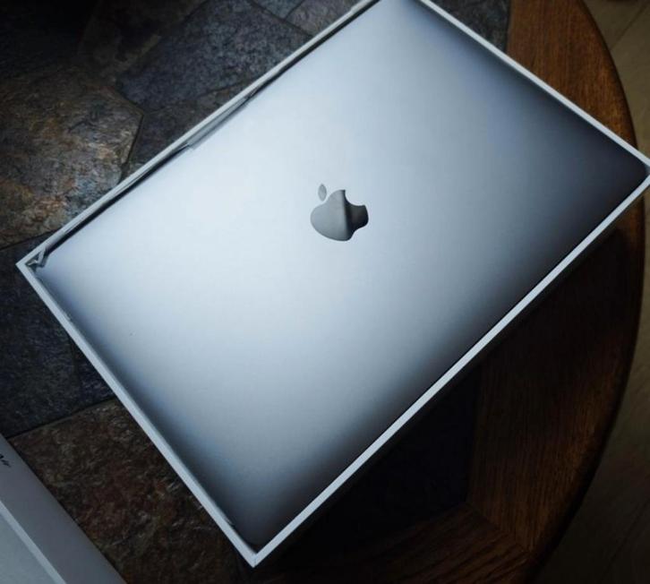 MAC BOOK AIR 13.3(*2023), Computers en Software, Apple Desktops, Gebruikt, iMac, SSD, Ophalen of Verzenden