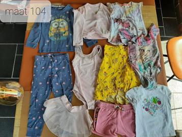 Kleding pakket meisje maat 104 beschikbaar voor biedingen