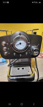 Machine à café Expresso Quigg 1100w, Electroménager, Cafetières, Machine à espresso, Utilisé