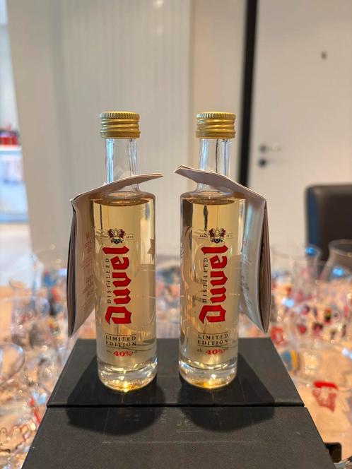 Groot Duvel lot / Glazen en Duvel distilled, Verzamelen, Glas en Drinkglazen, Zo goed als nieuw, Ophalen