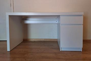 Bureau MALM Ikea beschikbaar voor biedingen