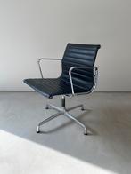 Vitra stoel model EA108, Huis en Inrichting, Stoelen, Ophalen, Zo goed als nieuw, Zwart
