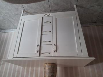 Gebruikte kast/meubel te koop beschikbaar voor biedingen