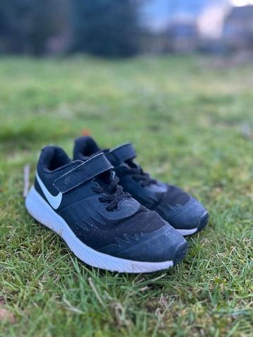 Chaussures Nike taille 33