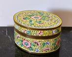Ovalen geëmailleerde cloisonné doos., Ophalen of Verzenden
