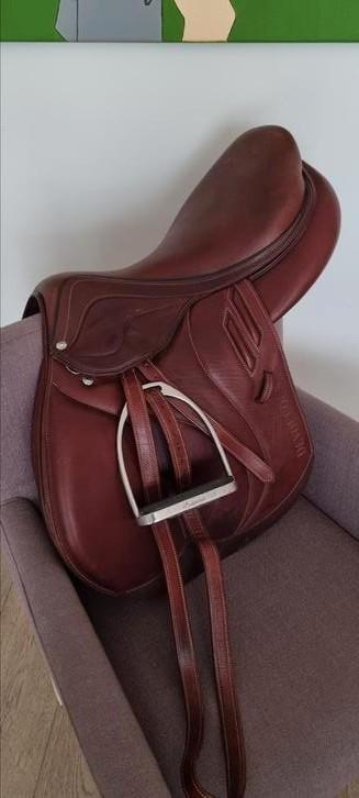 Devoucoux springzadel 18" – Biarritz Lab – medium boom – hoe, Dieren en Toebehoren, Paarden en Pony's | Zadels, Zo goed als nieuw