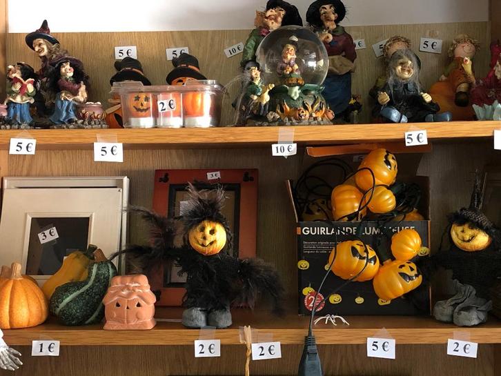 H A L L O W E E N : heksen en veel meer…, Hobby en Vrije tijd, Feestartikelen, Zo goed als nieuw, Ophalen of Verzenden