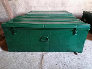 Metalen koffers transportkisten leger industrieel militair beschikbaar voor biedingen