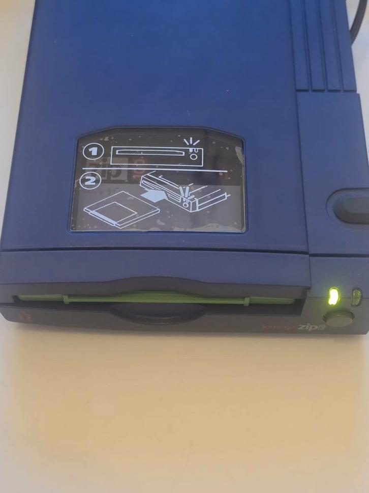 Iomega ZIP toestel incl. Toebehoren, Computers en Software, Laptop-opladers, Zo goed als nieuw, Ophalen of Verzenden