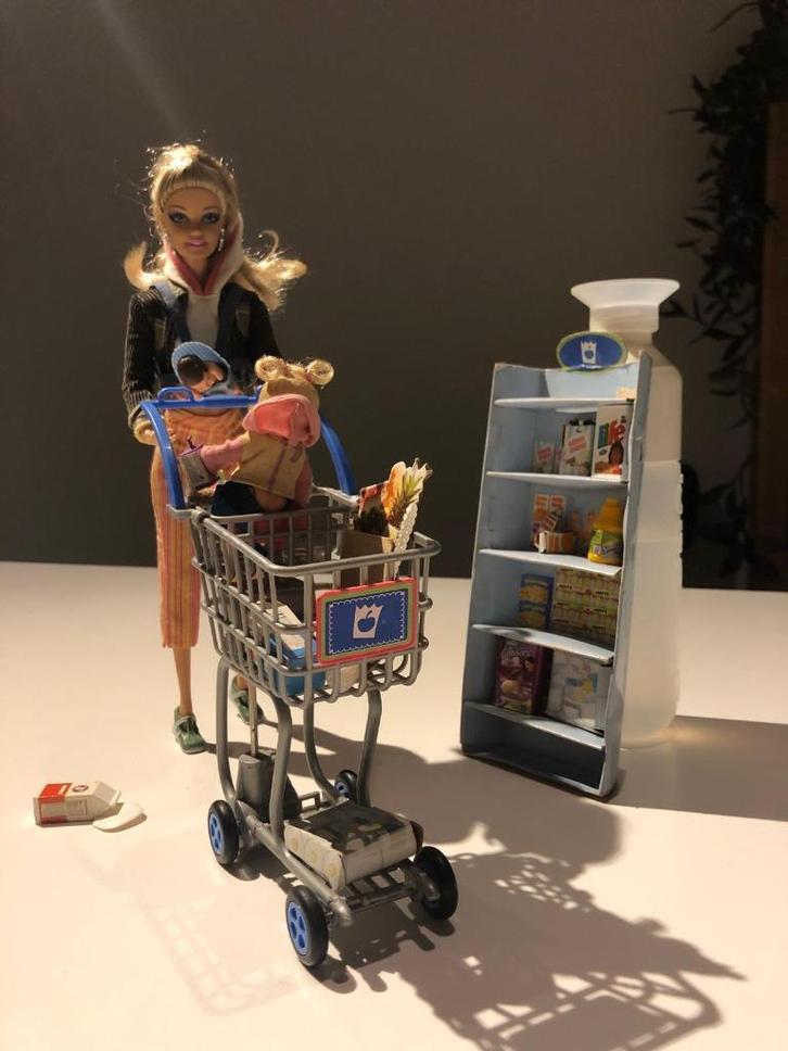 Barbie keuken, badkamer en winkelkar, Kinderen en Baby's, Speelgoed | Poppen, Gebruikt, Barbie, Ophalen