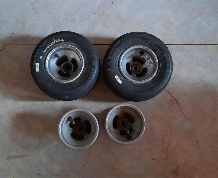 Lotje karting onderdelen - velgen - banden - gereedschap, .., Sport en Fitness, Karting, Zo goed als nieuw, Onderdelen Kart, Ophalen