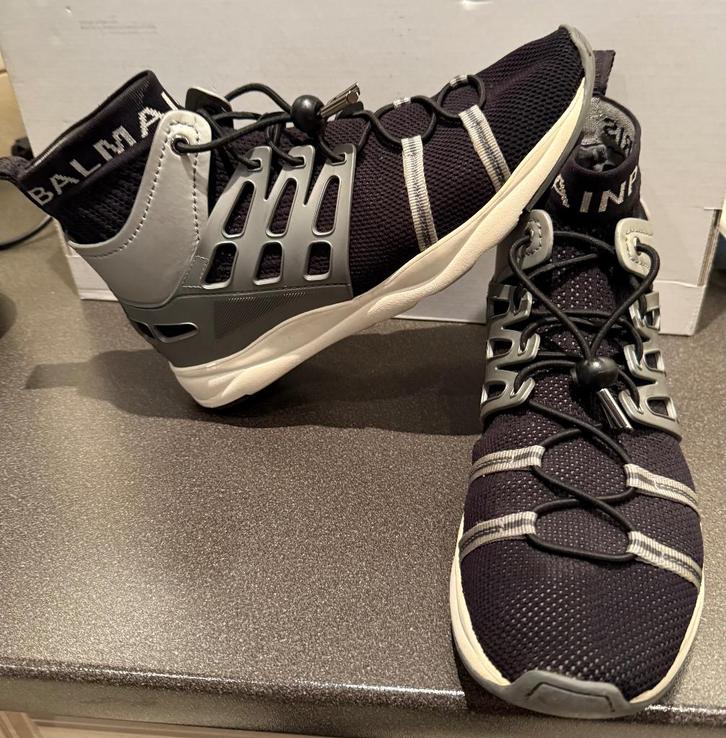 Sneakers Balmain high-top maat 44 nieuwprijs 650 euro, Kleding | Heren, Schoenen, Zo goed als nieuw, Sneakers, Zwart, Verzenden