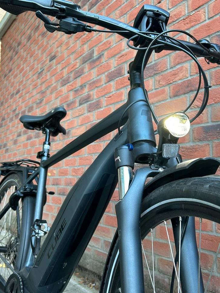 (WEINIG KM’S!!) Cube heren e-bike Bosch !!, Fietsen en Brommers, Elektrische fietsen, Zo goed als nieuw, Cube, 51 tot 55 cm, 50 km per accu of meer