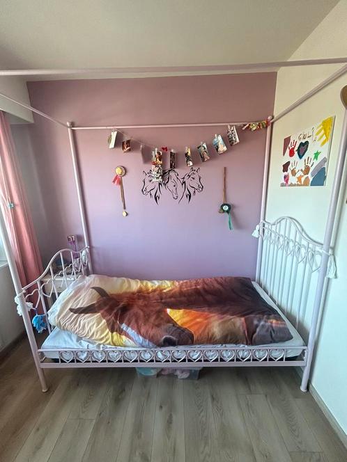 Lit baldaquin avec matelas et sommelier, Kinderen en Baby's, Kinderkamer | Bedden, Zo goed als nieuw, Matras, Ophalen