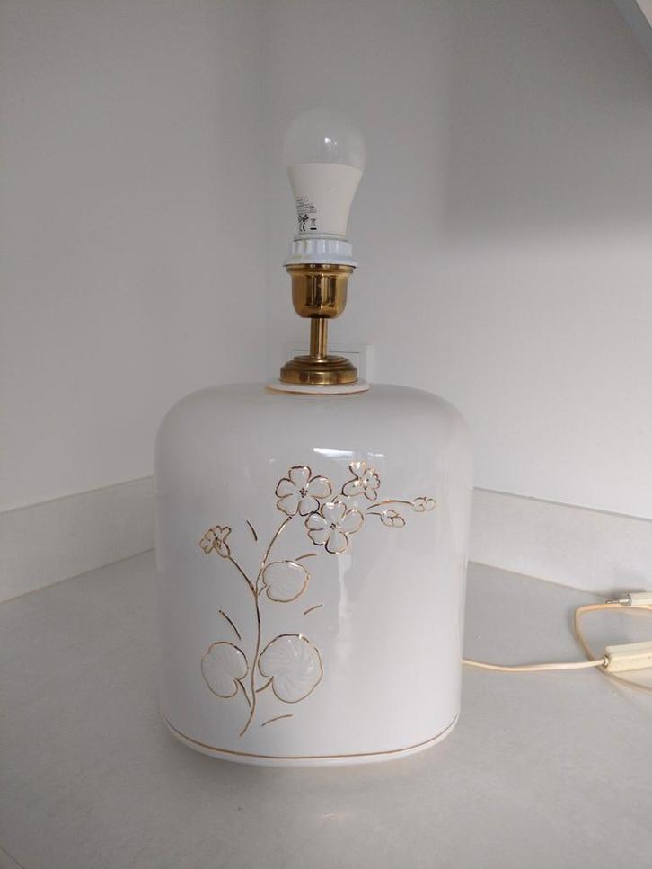 Porseleinen tafellamp wit goud, Huis en Inrichting, Lampen | Tafellampen, Zo goed als nieuw, Minder dan 50 cm, Overige materialen