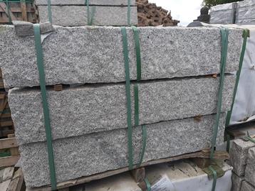 Nieuwe granieten boordstenen 6x20x100 beschikbaar voor biedingen