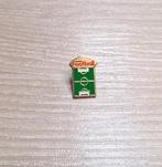 PIN - FOOTBALL - VOETBAL, Verzamelen, Speldjes, Pins en Buttons, Verzenden, Gebruikt, Sport, Speldje of Pin