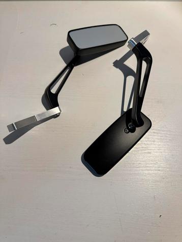 SPIEGELS VOOR MOTORFIETSEN. beschikbaar voor biedingen