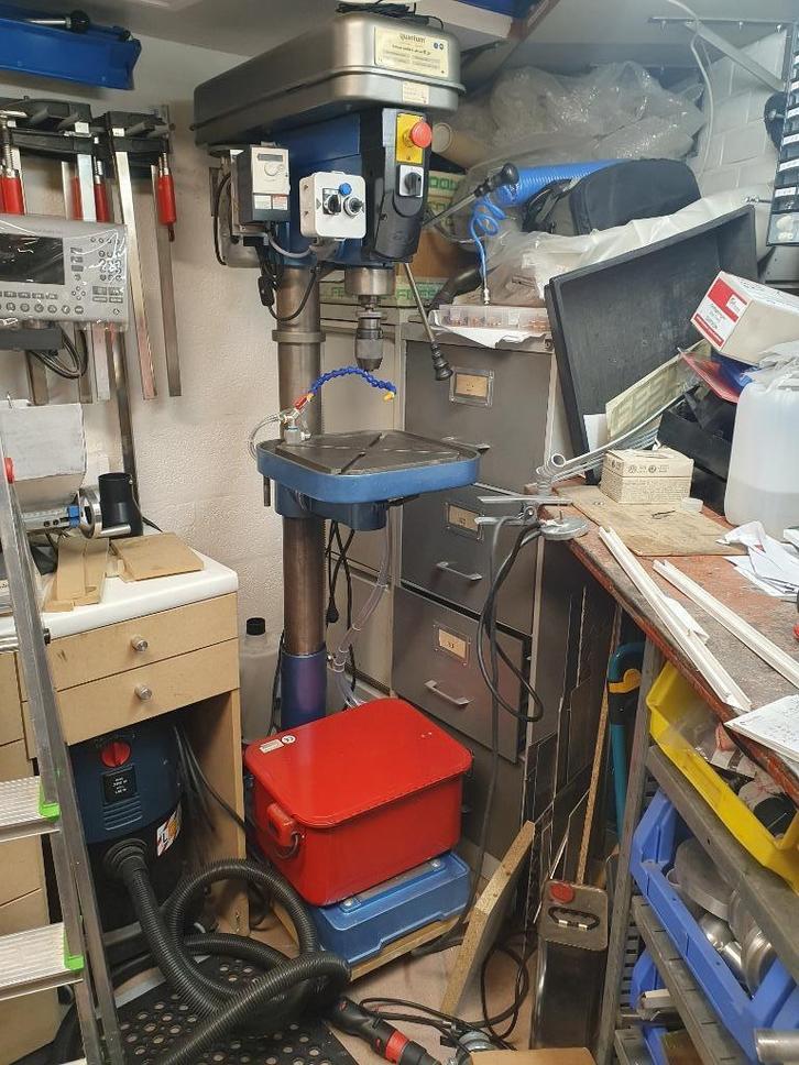 Quantum kolomboormachine B32, Doe-het-zelf en Bouw, Gereedschap | Boormachines, Gebruikt, Kolomboormachine, Variabele snelheid