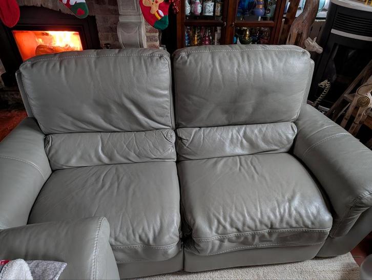 Canapé cuir gris clair, 3 et 2 places relax électrique, Maison & Meubles, Canapés | Salons, Cuir, Enlèvement