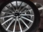 Kit d'origine Mercedes GLA + pneus hiver, Autos : Pièces & Accessoires, 215 mm, 18 pouces, Pneus et Jantes, Utilisé