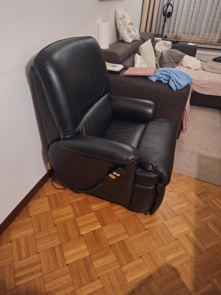 Elektrische relaxzetel met opsta hulp, Maison & Meubles, Fauteuils, Comme neuf, Cuir, Enlèvement