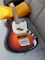 Fender American Performer Mustang Bass RW (3-Color Sunburst), Muziek en Instrumenten, Snaarinstrumenten | Gitaren | Bas, Ophalen