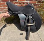 Veelzijdigheidszadel 17" incl stijgbeugels en riemen, Dieren en Toebehoren, Paarden en Pony's | Zadels, Ophalen of Verzenden, Gebruikt