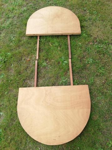 Hulpstukken om een houten tafel te verlengen beschikbaar voor biedingen