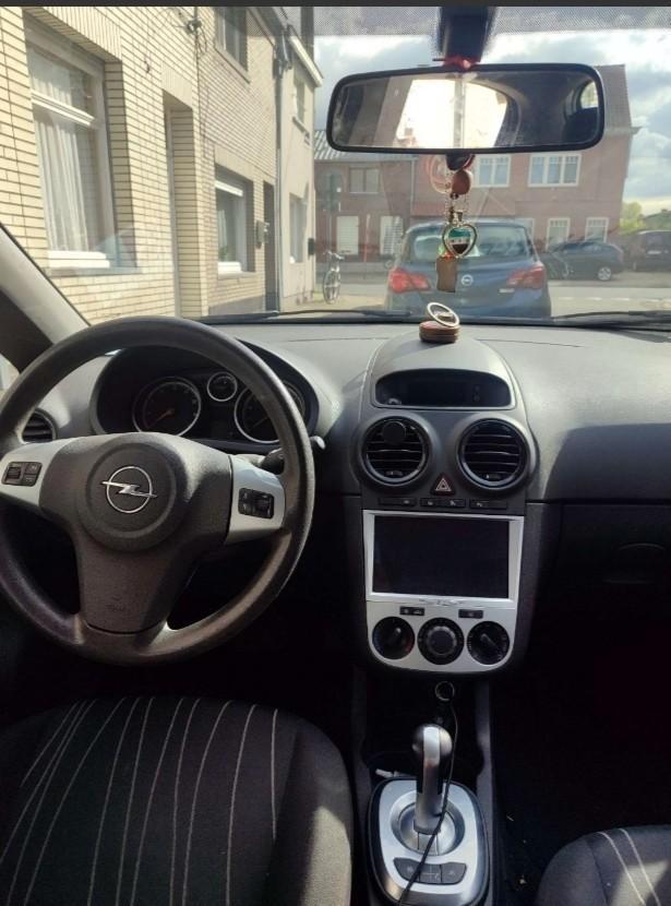 1.2 benzine automaat! Heel zuinig top auto, Auto's, Opel, Particulier, Corsa, ABS, Achteruitrijcamera, Airbags, Airconditioning