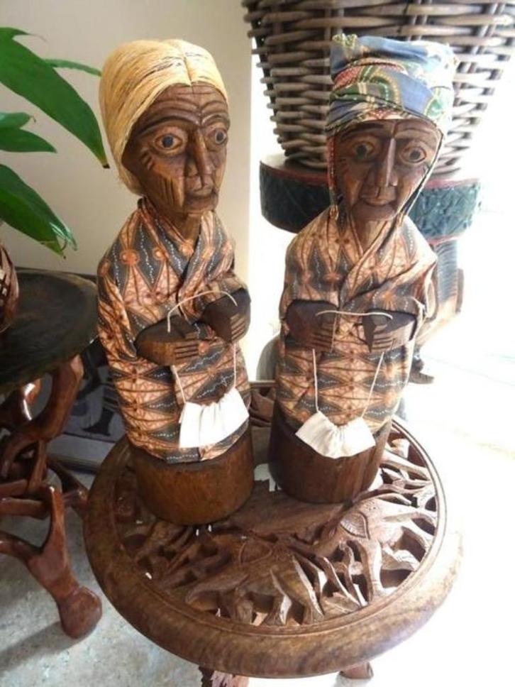 Indonesië, Celebes 2 Tau Tau (graf)beelden, Antiek en Kunst, Kunst | Niet-Westerse kunst, Ophalen of Verzenden