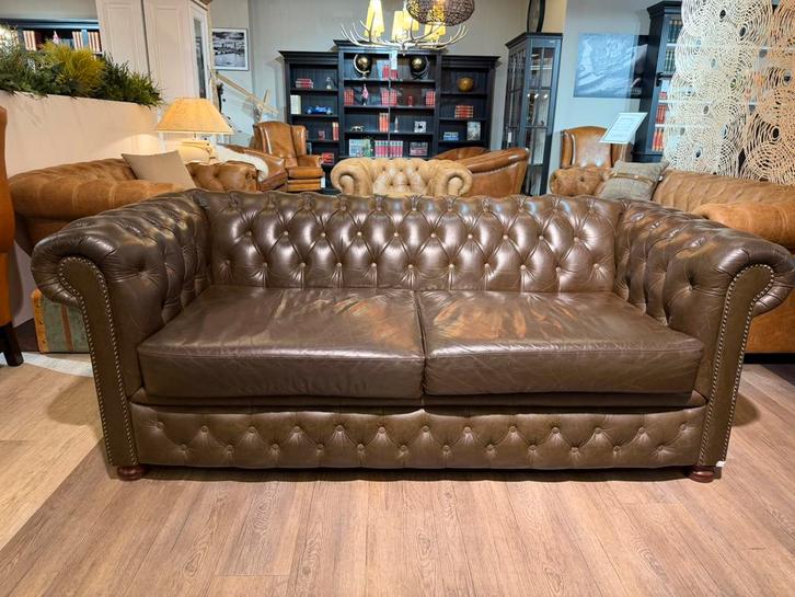 Chique chesterfield 3 zits bank Alga diep Groen zetel, Antiek en Kunst, Antiek | Meubels | Stoelen en Sofa's, Ophalen of Verzenden