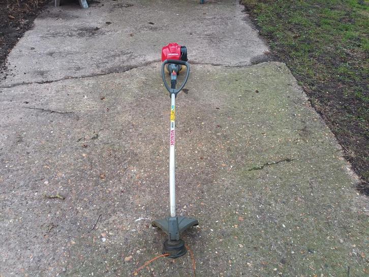 Honda bosmaaier, Tuin en Terras, Bosmaaiers, Zo goed als nieuw, Benzine, 10 tot 30 cm, Ophalen