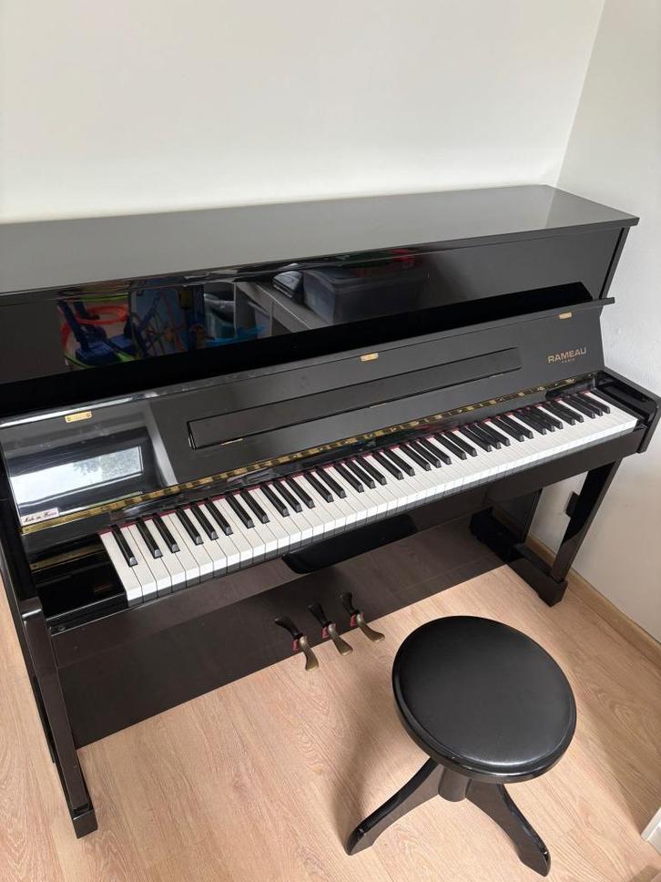 piano buffet, Muziek en Instrumenten, Piano's, Gebruikt, Piano, Zwart, Hoogglans, Ophalen