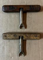 WO2 - 2 Britse T sleutels - 2 Removal Tools - 1941 - 1944, Verzamelen, Ophalen of Verzenden, Overige soorten, Overige typen