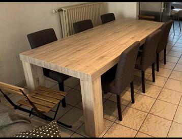 Tafel met 6x stoelen beschikbaar voor biedingen