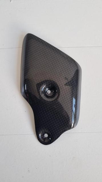 Carbon uitlaat hitteschild Ducati 748 996 998 916

De achter beschikbaar voor biedingen