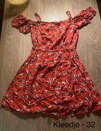🔥 Rood gebloemd kleedje - maat 32, Kleding | Dames, Jurken, Ophalen of Verzenden, Zo goed als nieuw, Maat 34 (XS) of kleiner