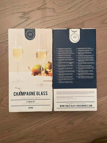 Champagneglazen Table talks beschikbaar voor biedingen