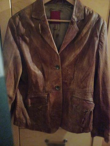mooie camel/cognackleurige lederen jas beschikbaar voor biedingen