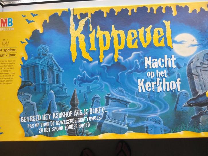 Kippevel nacht op het kerkhof spel, Hobby en Vrije tijd, Gezelschapsspellen | Bordspellen, Zo goed als nieuw, Ophalen of Verzenden