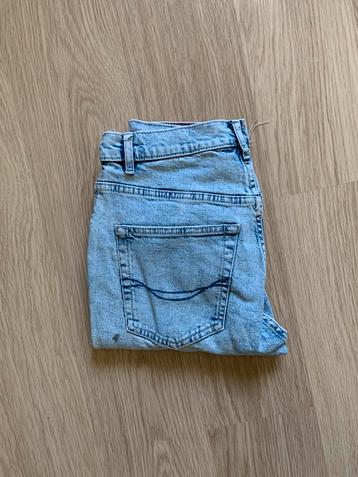 Jean Pull&Bear Mom Fit, Enlèvement ou Envoi, Comme neuf, W30 - W32 (confection 38/40), Pull & Bear