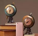 Prachtige vintage bureauklok wereldkaart bruin (24cm), Ophalen of Verzenden