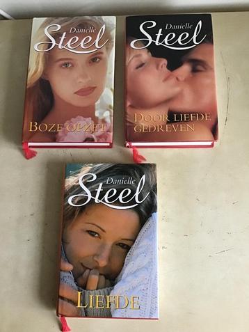 3 x boek Danielle Steel. disponible aux enchères