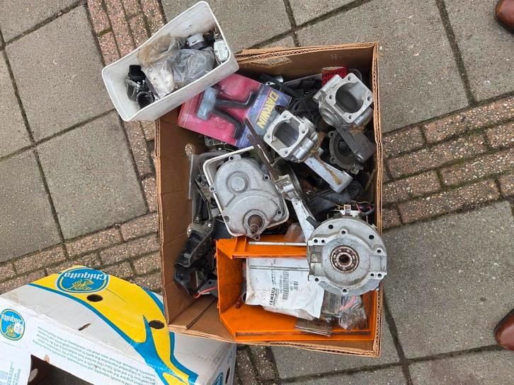 grote partij onderdelen brommer oldtimer, Fietsen en Brommers, Brommeronderdelen | Algemeen, Gebruikt, Ophalen