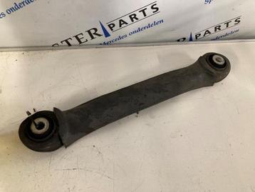 Draagarm links-achter van een Mercedes C-Klasse beschikbaar voor biedingen