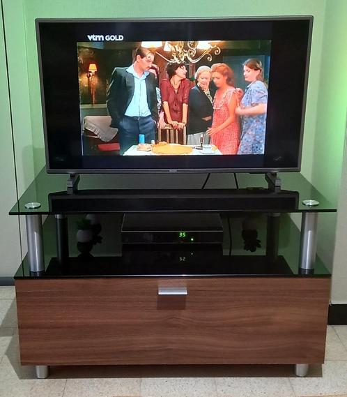 design TV meubel met zwart glass twv 259 euro, Maison & Meubles, Armoires | Mobilier de télévision, Comme neuf, Moins de 100 cm