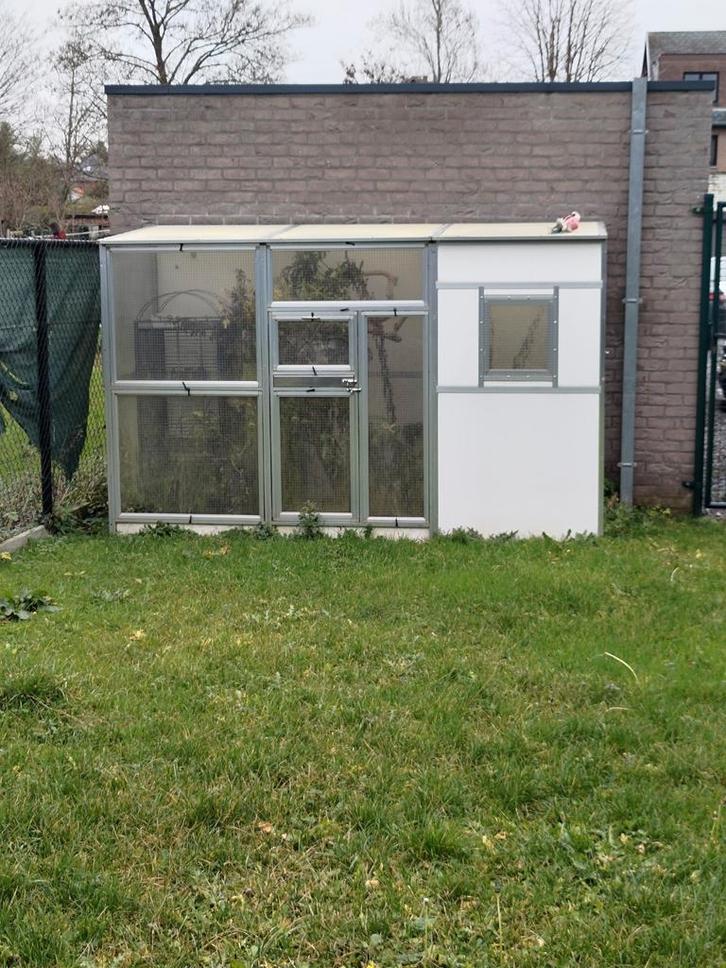 Te koop - ruime buitenvogelkooi / volière, Animaux & Accessoires, Oiseaux | Cages & Volières, Enlèvement