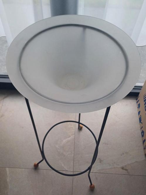 Vintage - metalen staander met glazen stolp, Huis en Inrichting, Woonaccessoires | Stolpen, Nieuw, Ophalen of Verzenden