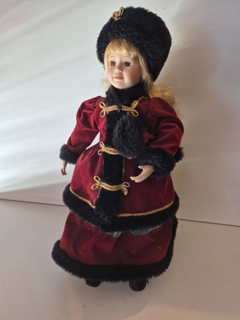 porseleinen pop 40cm, Verzamelen, Poppen, Gebruikt, Pop, Ophalen of Verzenden